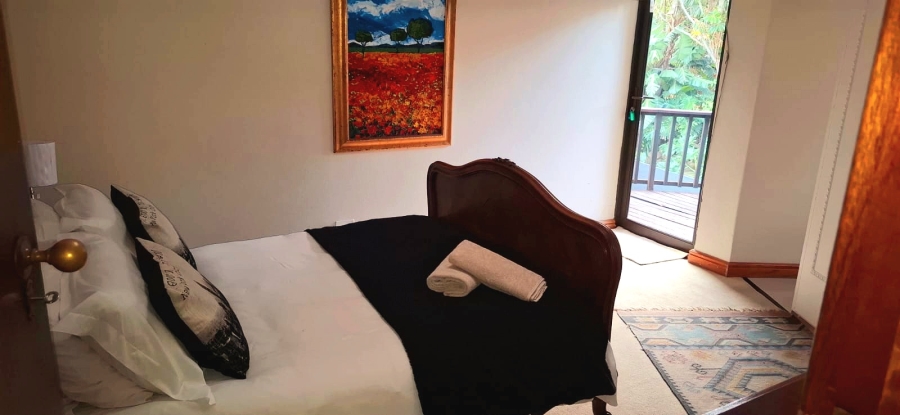 5 Bedroom Property for Sale in Beacon Bay Eastern Cape